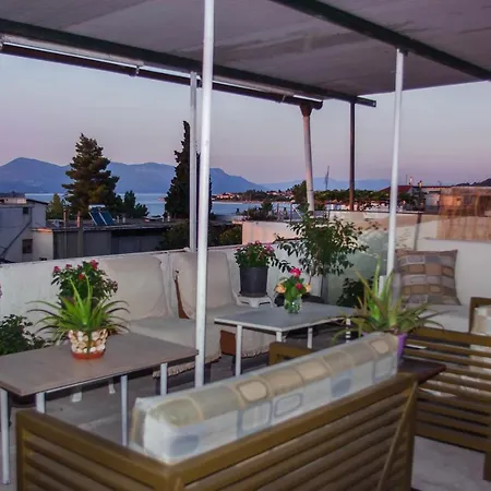 Ronzi Lägenhet Kamena Vourla