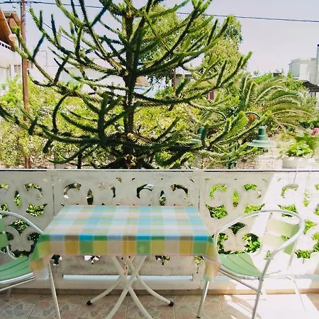 Ronzi * Kamena Vourla