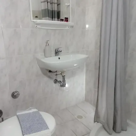 Ronzi Apartamento Kamena Vourla